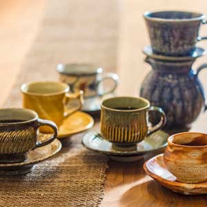 手に馴染むうつわ